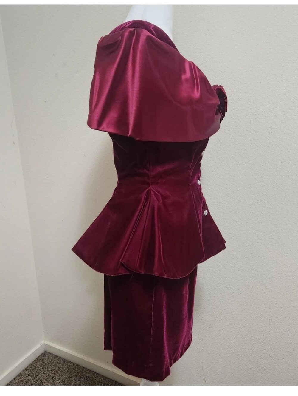 Vintage 80s 90s On On Fashions (OON) Burgundy Velvet & Satin Peplum Dress Size 5 - Picture 2 of 16